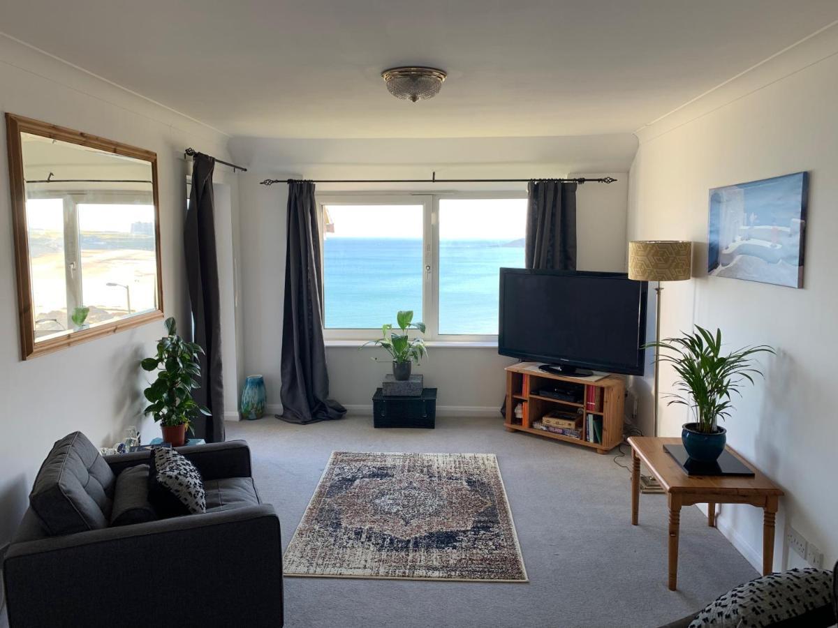 Two Bed Flat With Stunning Views Over Fistral Bay! Διαμέρισμα New Quay Εξωτερικό φωτογραφία